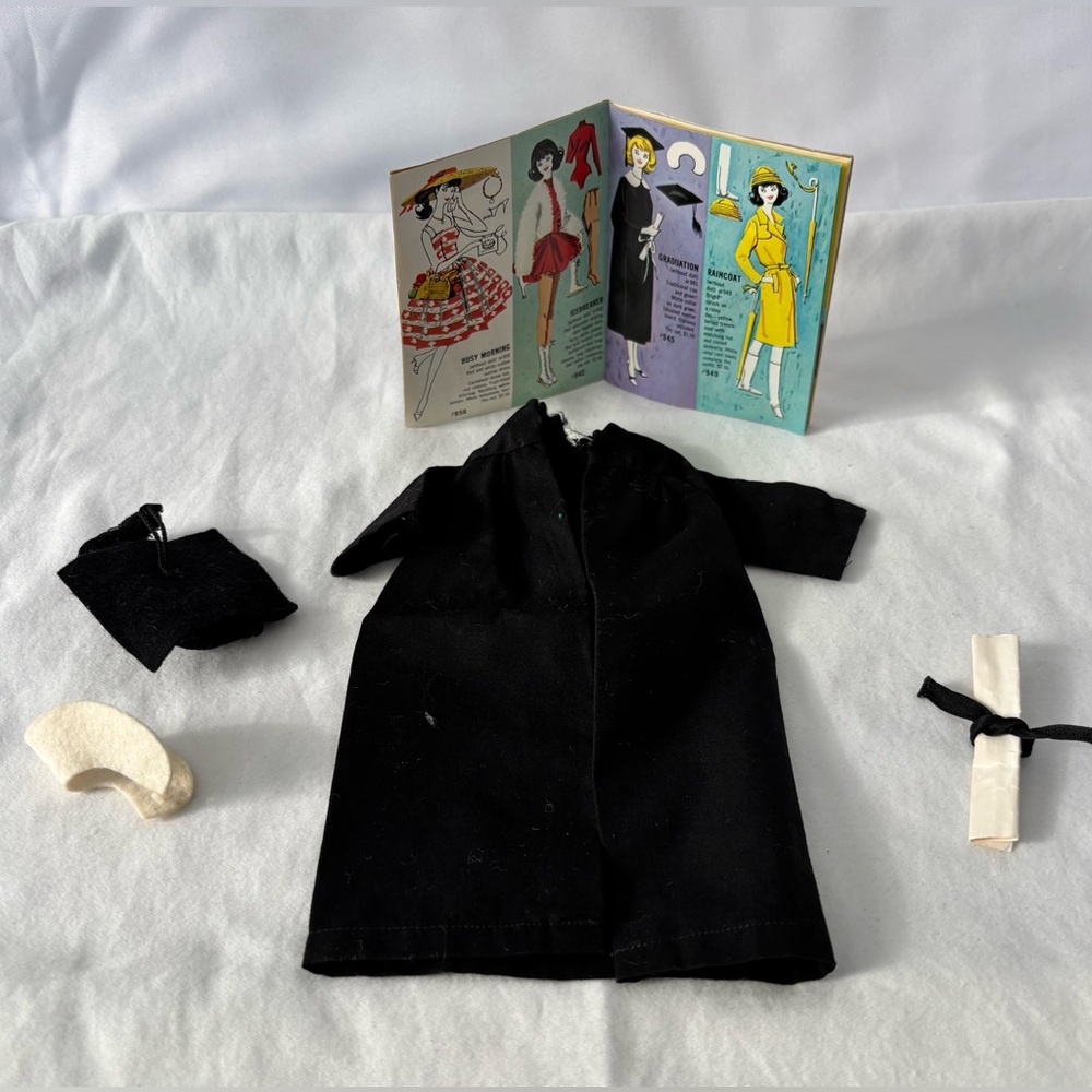 Vintage Barbie Graduation Outfit #945 – Cap, Gown, Collar & Diploma)